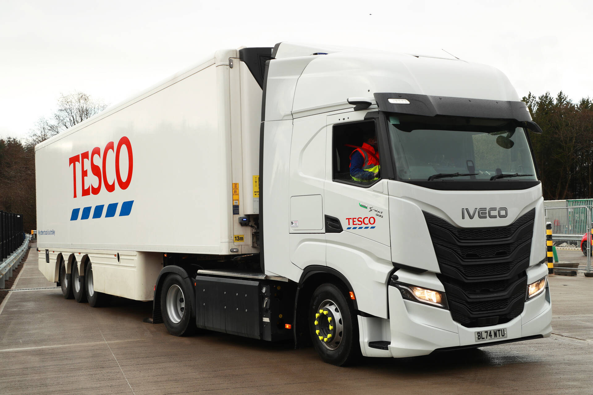 IVECO ve Skotsku posiluje udržitelnou logistiku