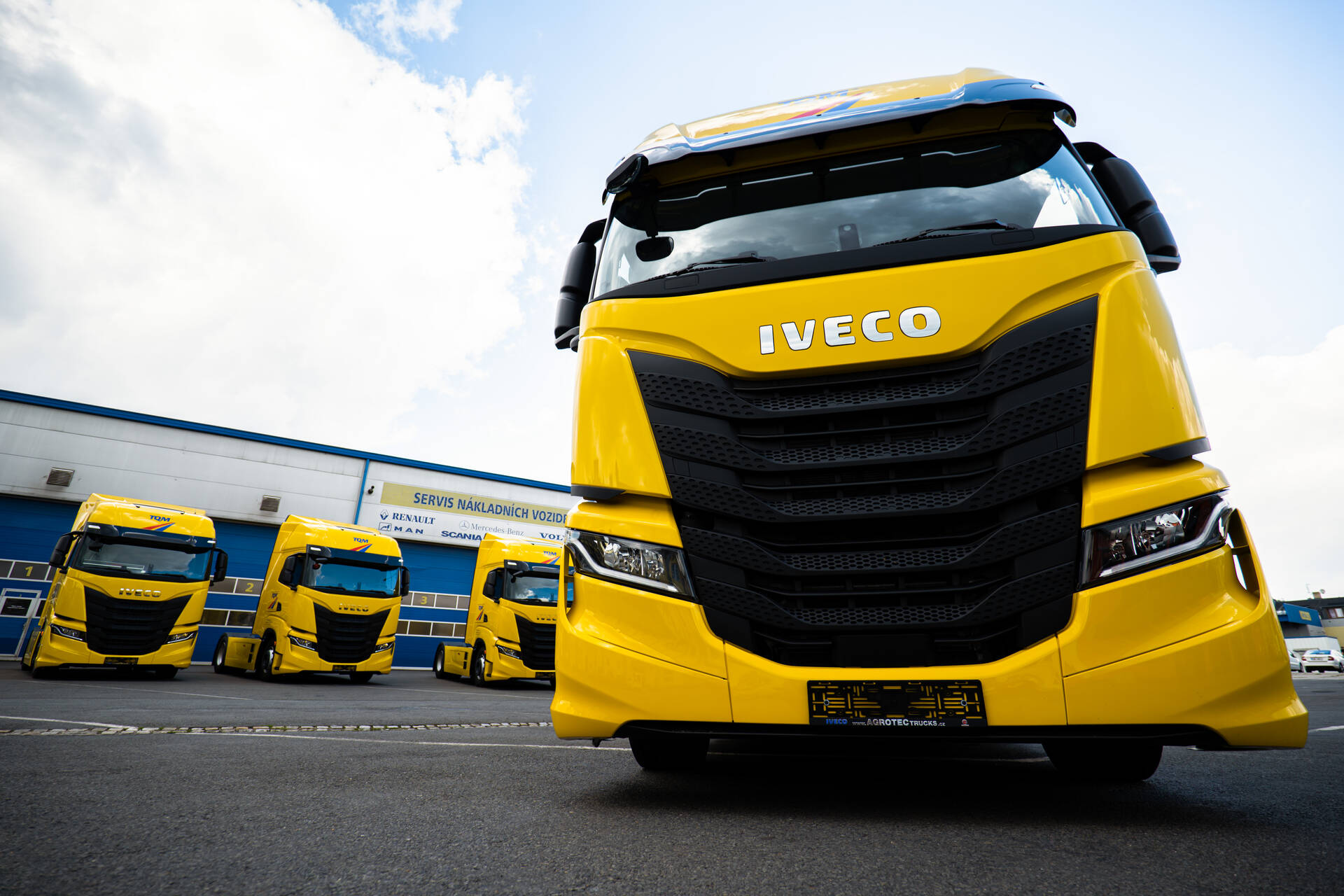 10 nových tahačů IVECO míří do TQM - holding s.r.o.