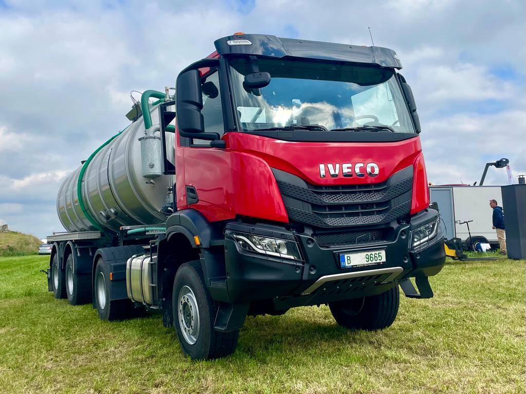 Tahač návěsů Traktor