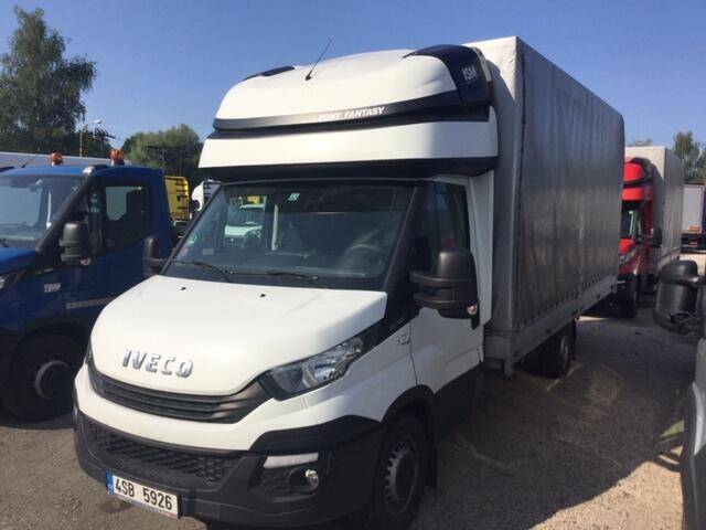 Iveco Daily 35S18 plachta