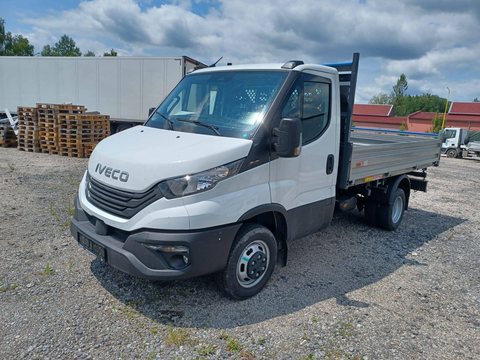 Iveco Daily 50C18 do 3,5t sklopka,