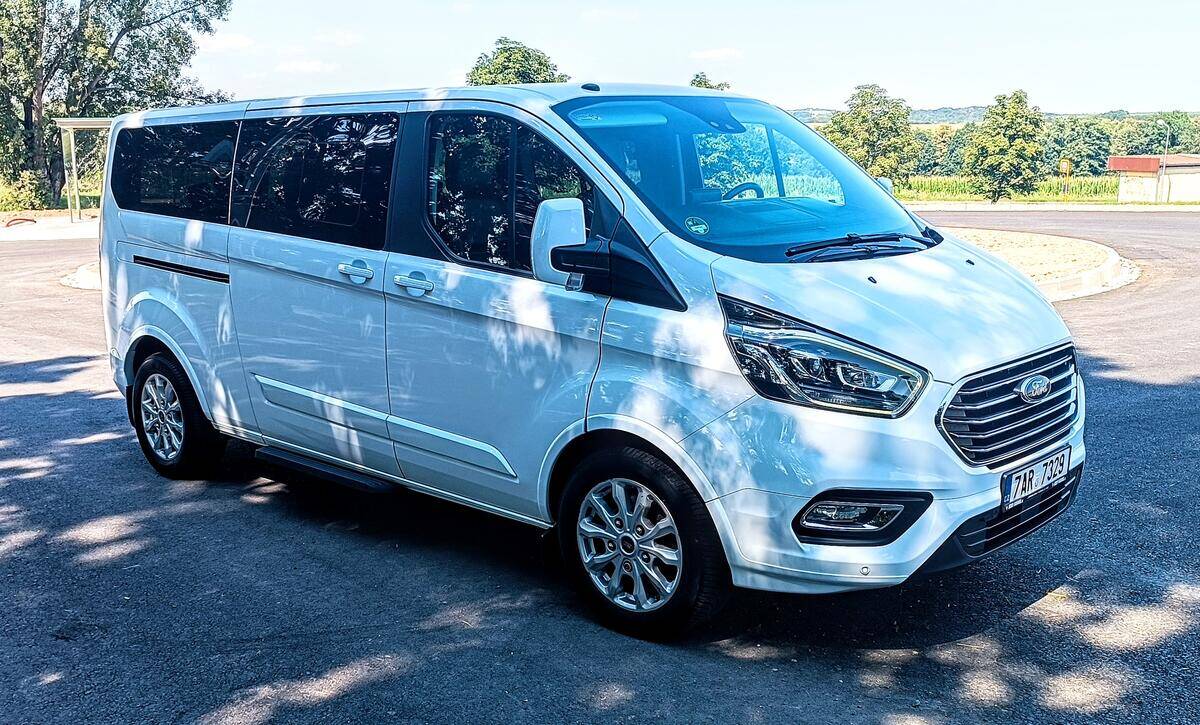Ford Tourneo Custom L2 Ti Titanium 8míst