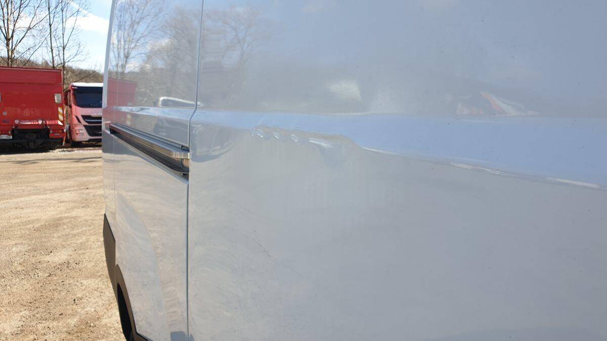 Iveco Daily 35S14V-12m3 rezervace