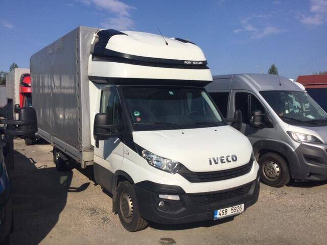 Iveco Daily 35S18 plachta