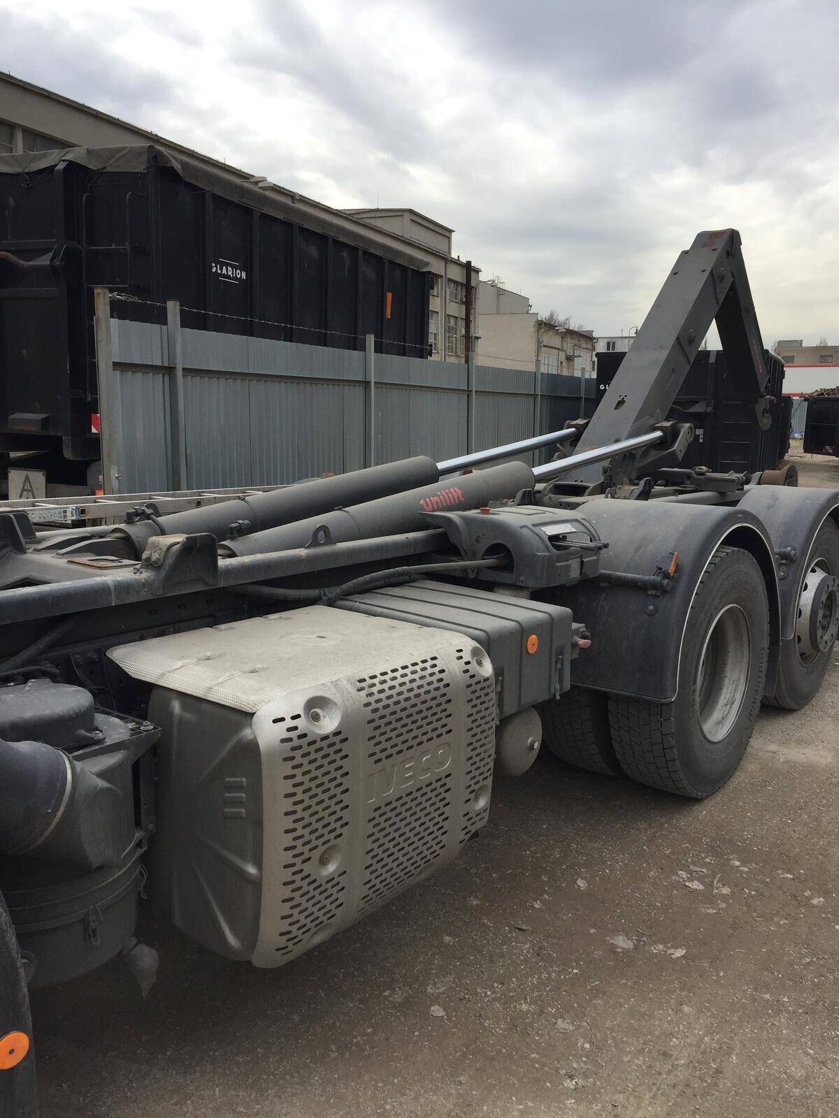 Iveco Stralis AD260SY/PS kontejner