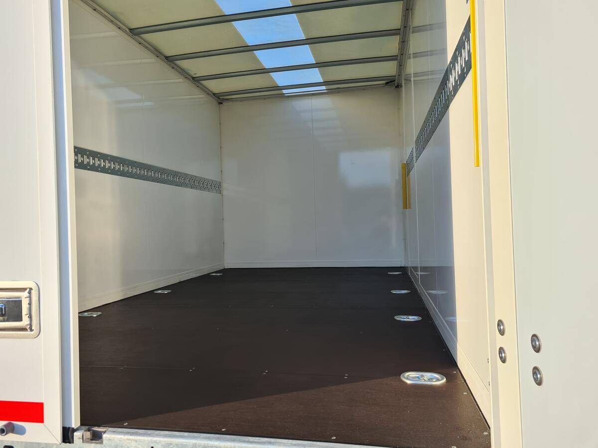 Iveco Daily  50C18 skříň 8pal do 3,5t!!