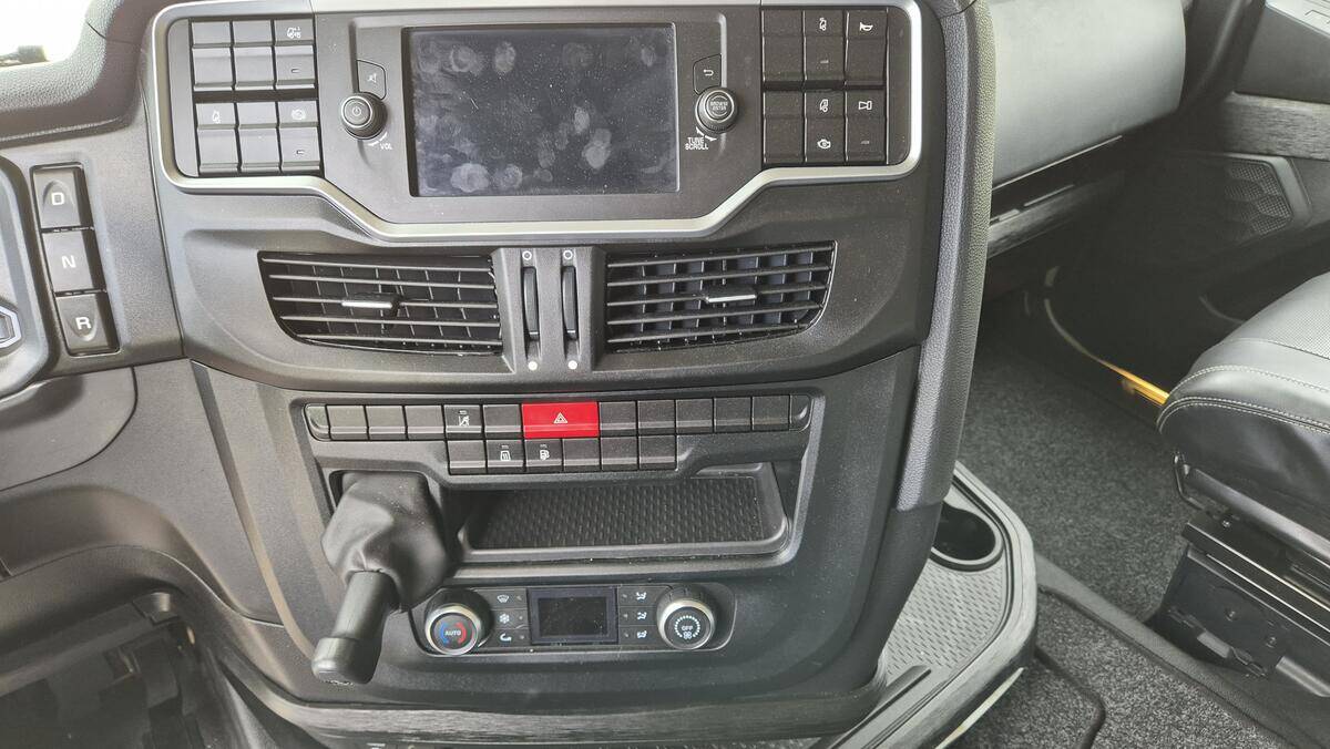 Iveco Stralis S-Way AS440ST+Schwarzmuller