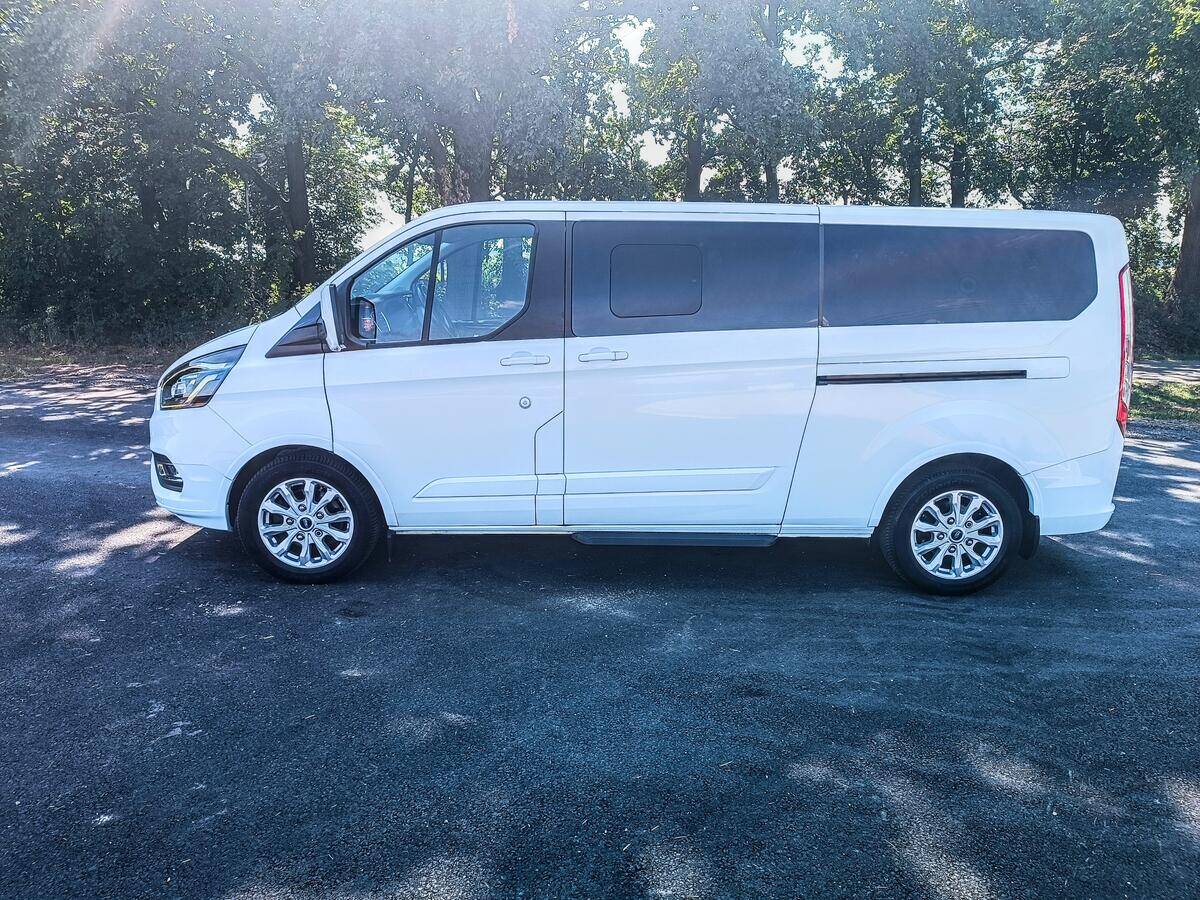 Ford Tourneo Custom L2 Ti Titanium 8míst
