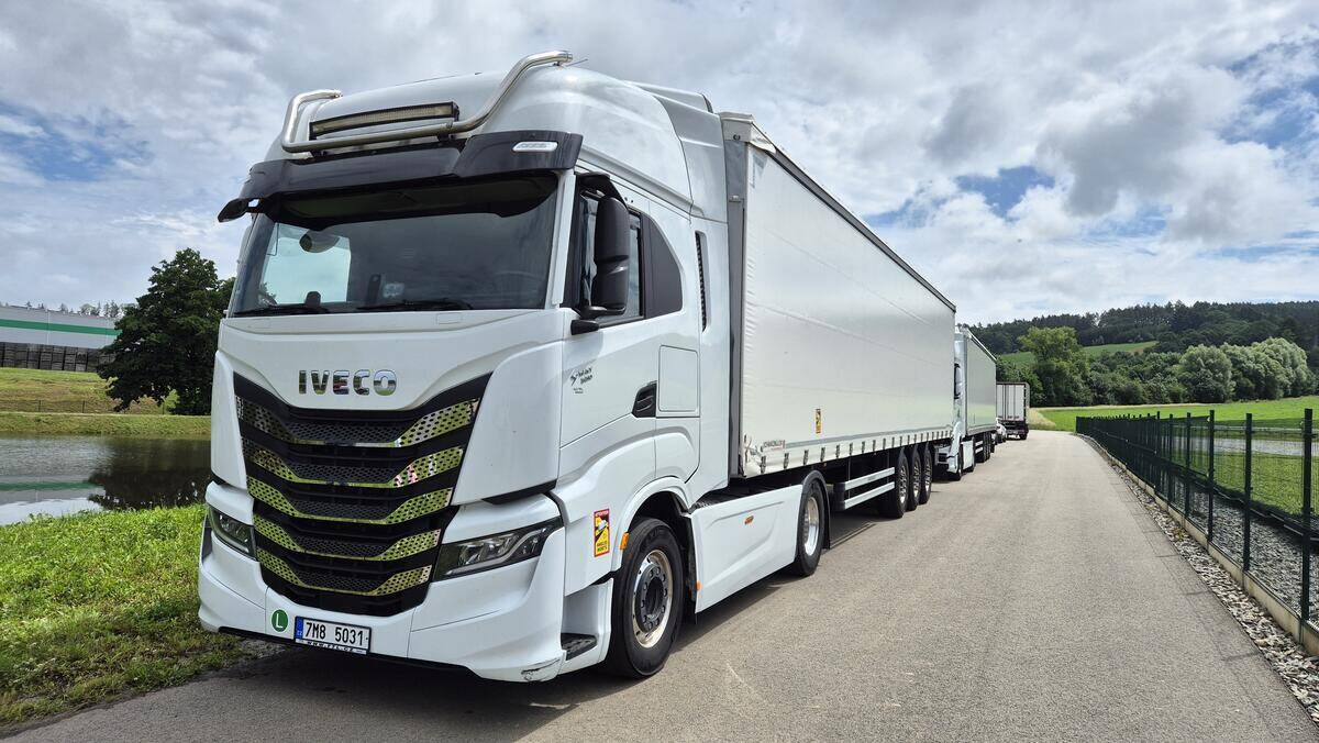 Iveco Stralis S-Way AS440ST+Schwarzmuller