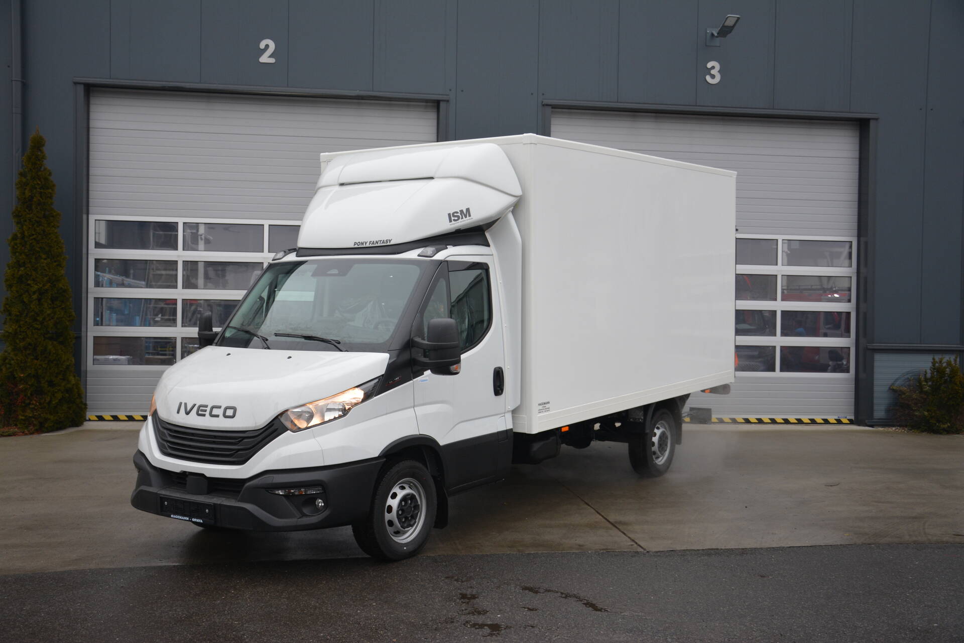 Iveco Daily 35S18H + skříň s čelem