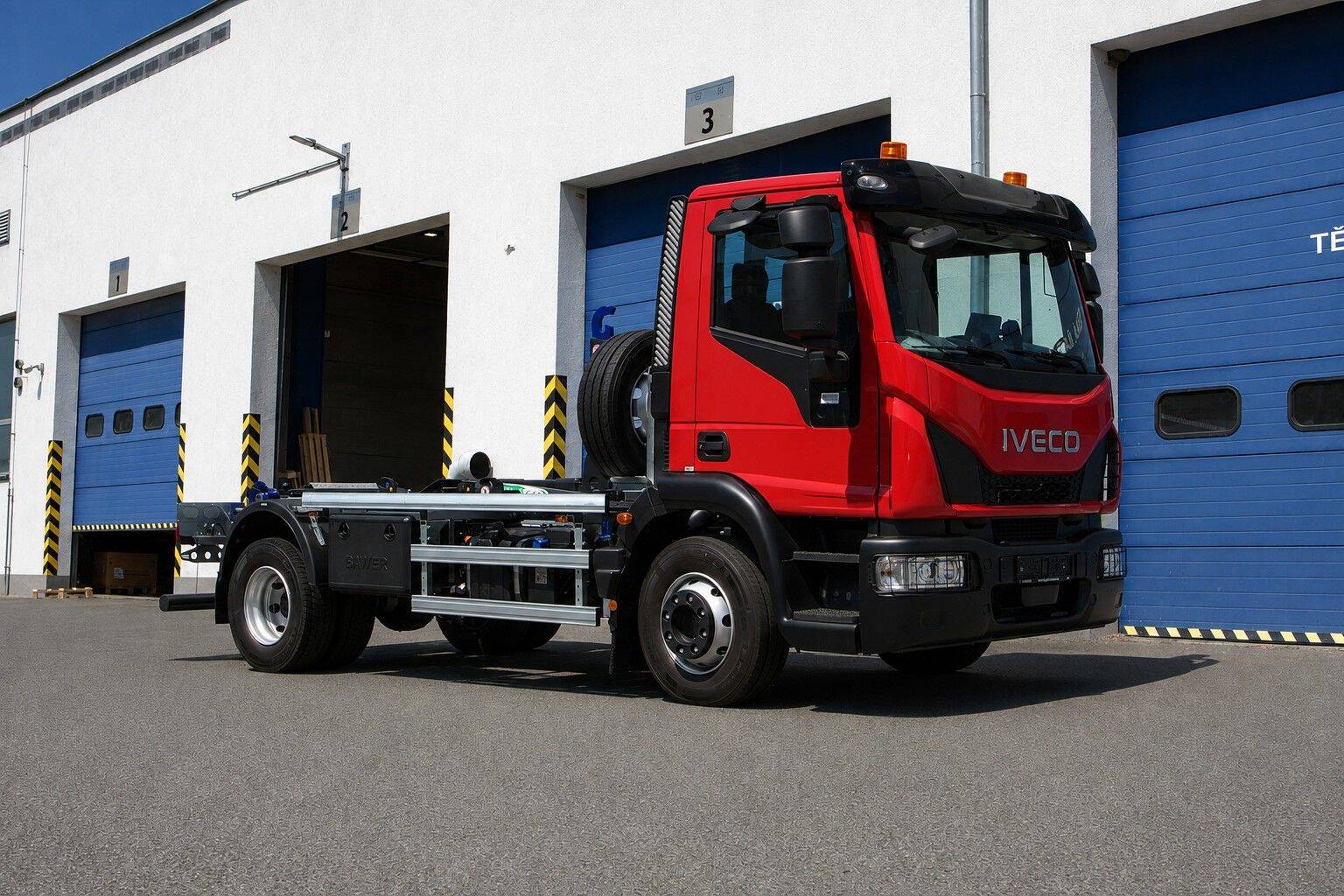 Iveco Eurocargo 120E22 natahovák, skladem