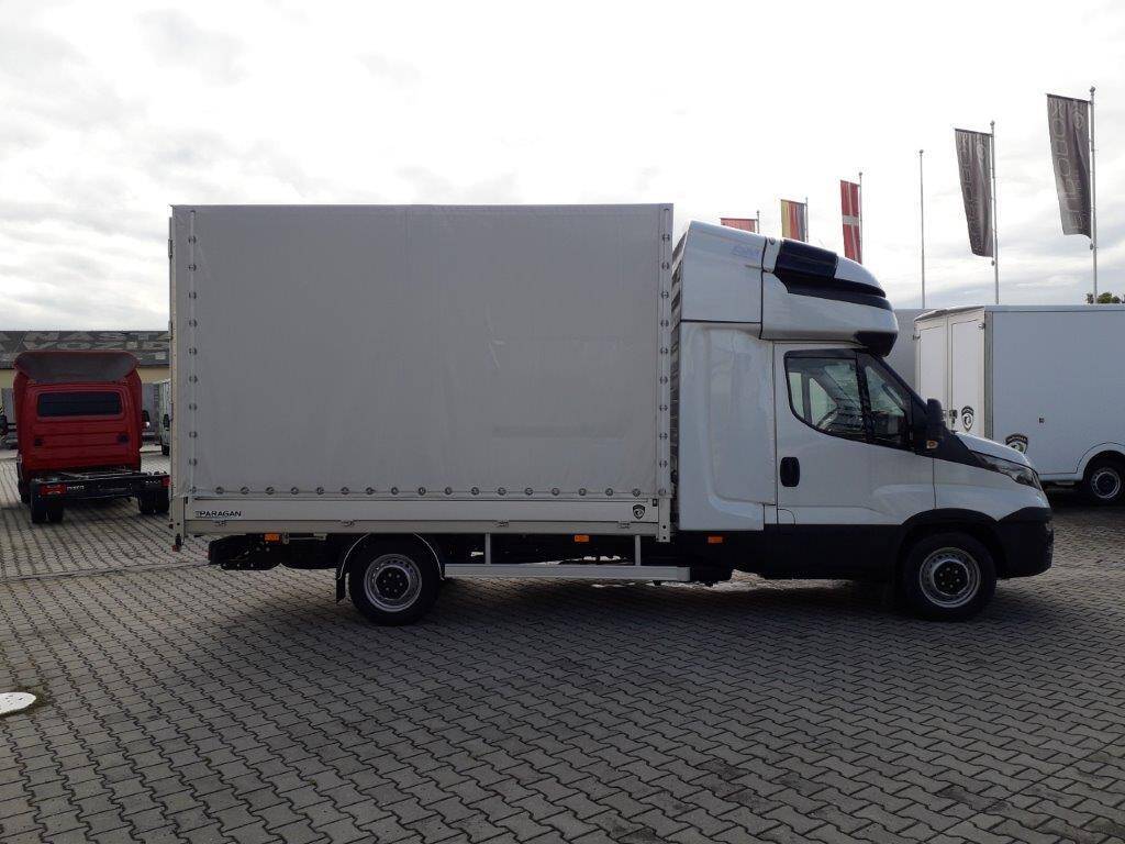 Iveco Daily  35S18 valník,plachta