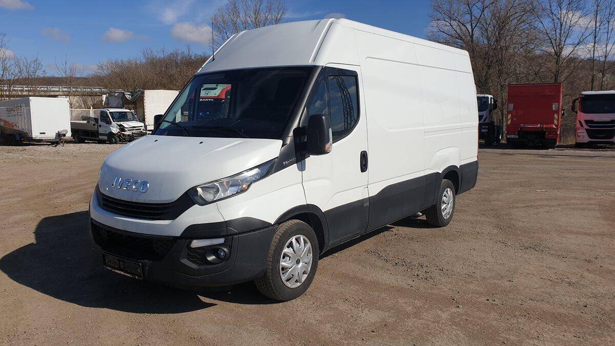 Iveco Daily 35S14V-12m3 rezervace