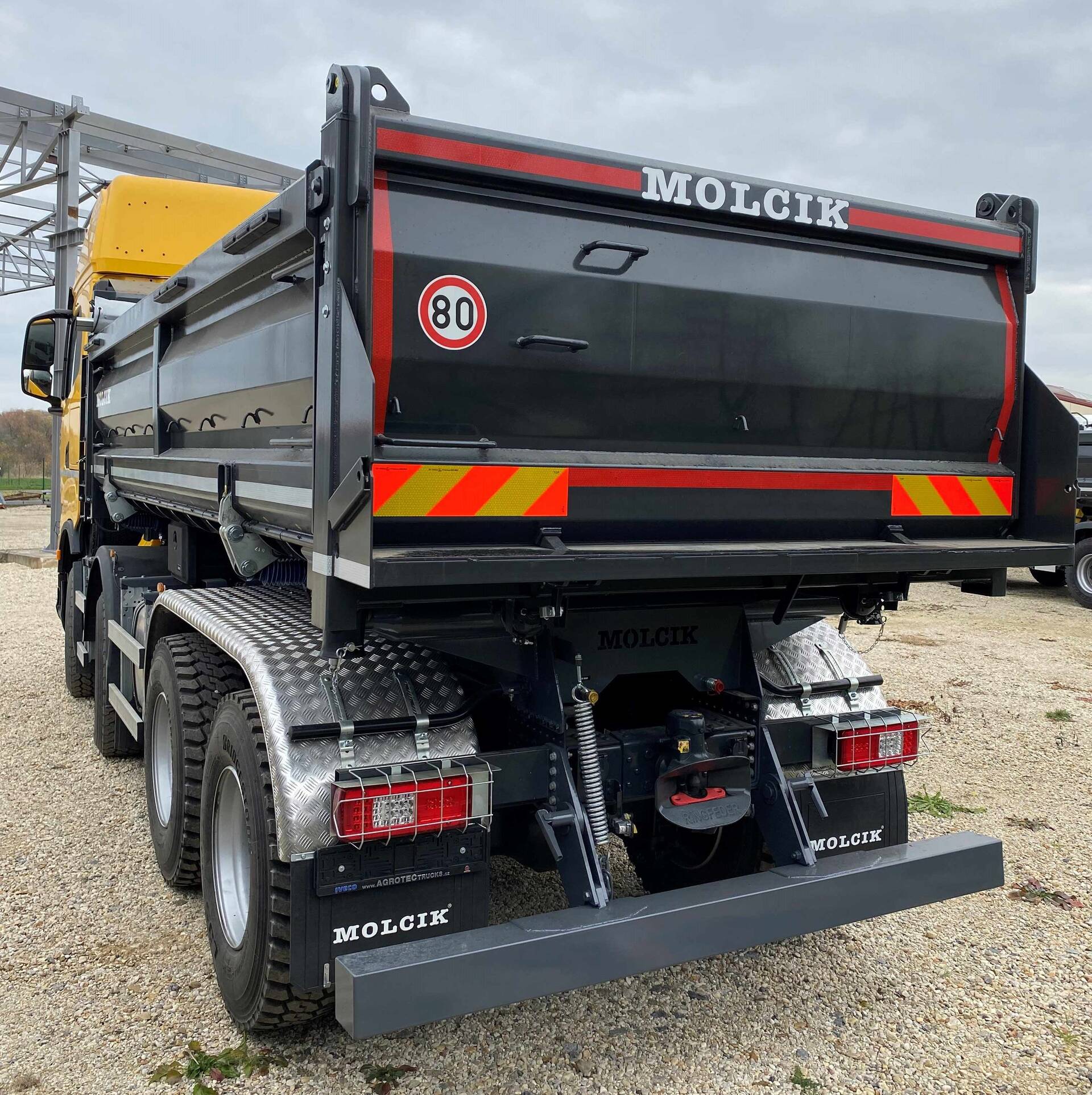 Iveco X-WAY 8x4 530PS, lůžko, nástavba S3 Molčík