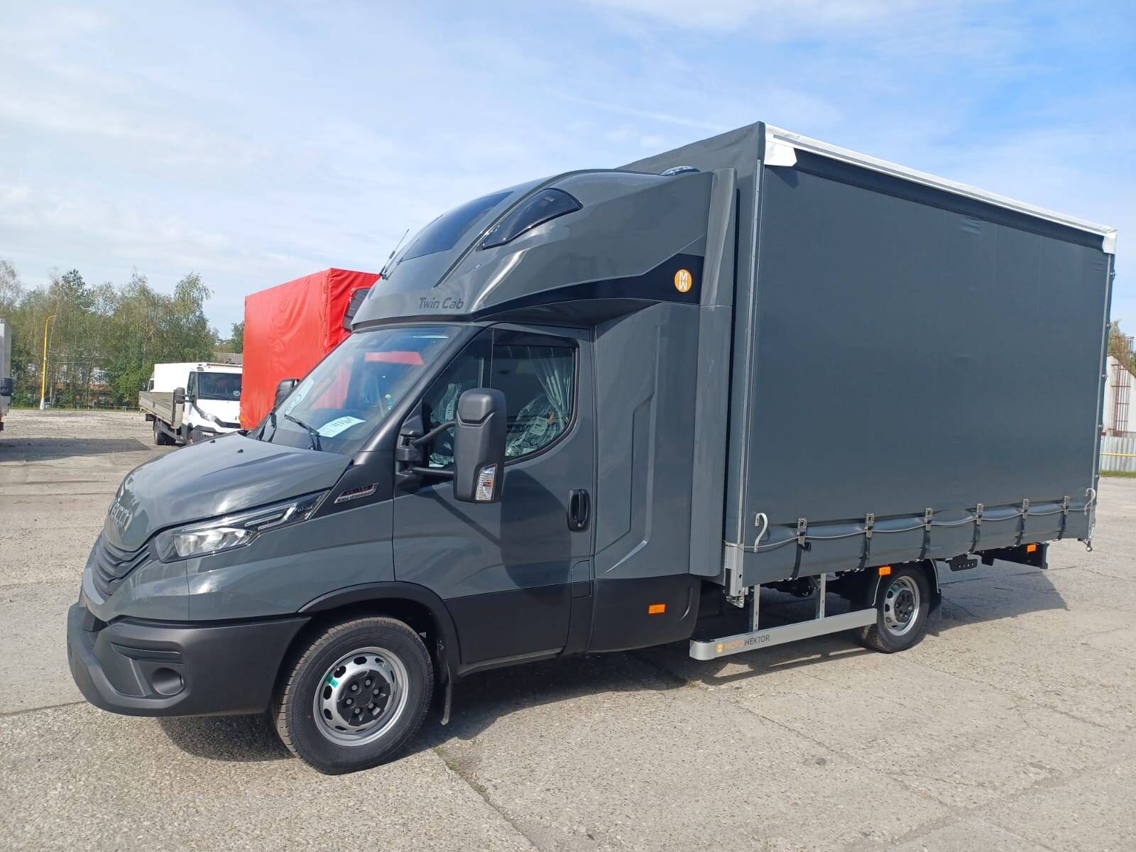 Iveco Daily 35S18HA8, automat, 8pal