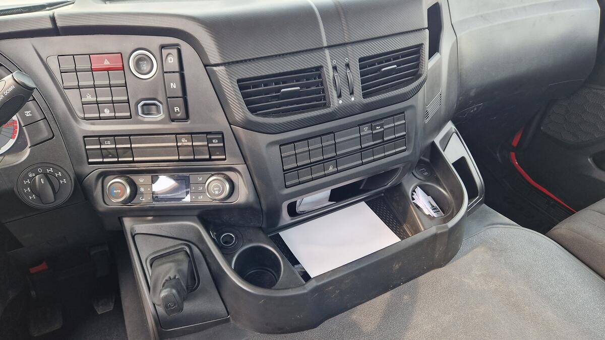 Iveco Traktor T-WAY AD400T45W 4x4