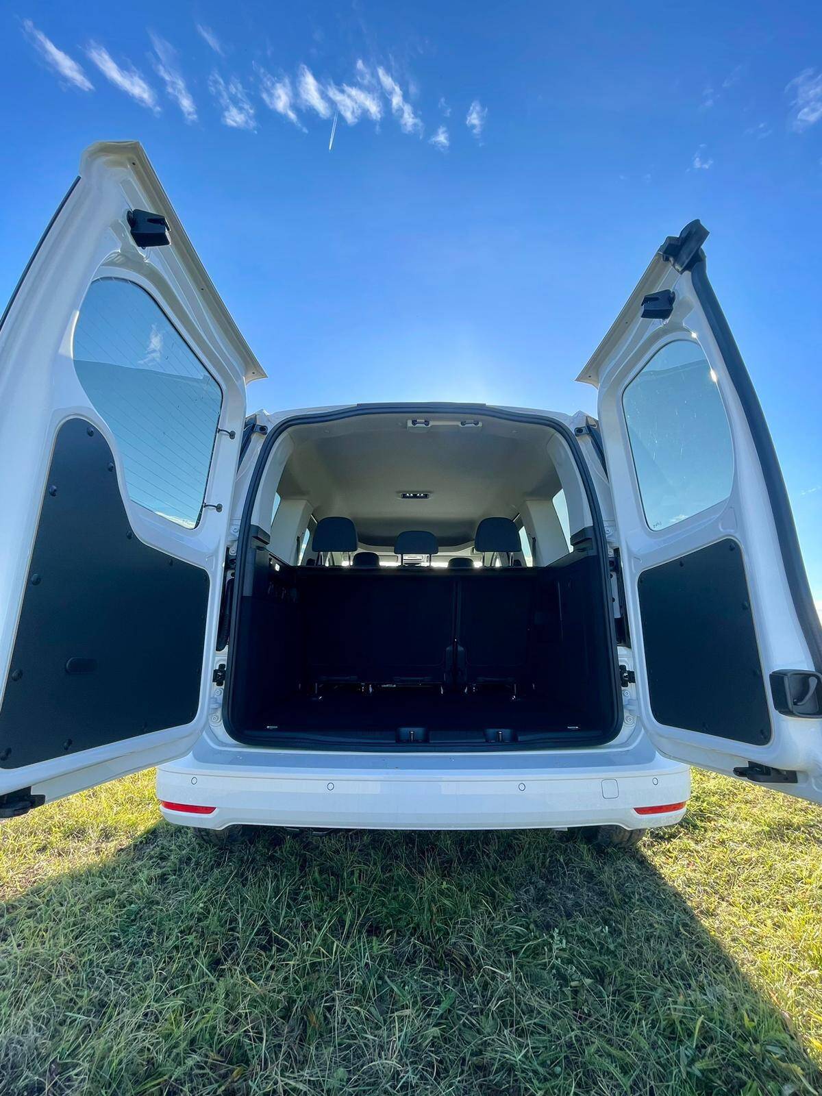 Volkswagen Caddy 2,0 TDI klima, skladem