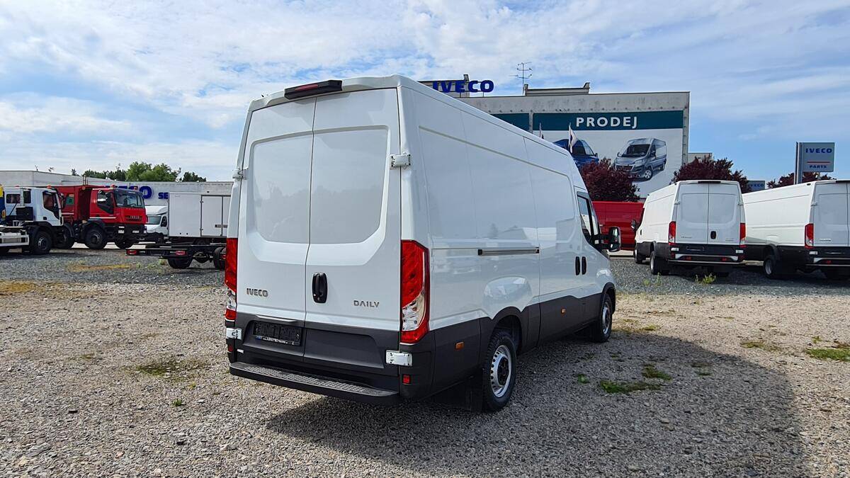 Iveco Daily  50C18 do 3,5t,L2H3, v.v. 2,1m
