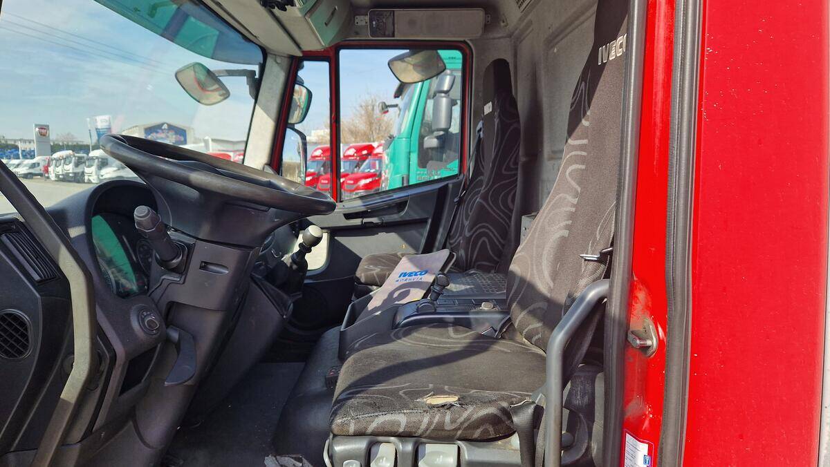 Iveco Eurocargo 120E22 skříň