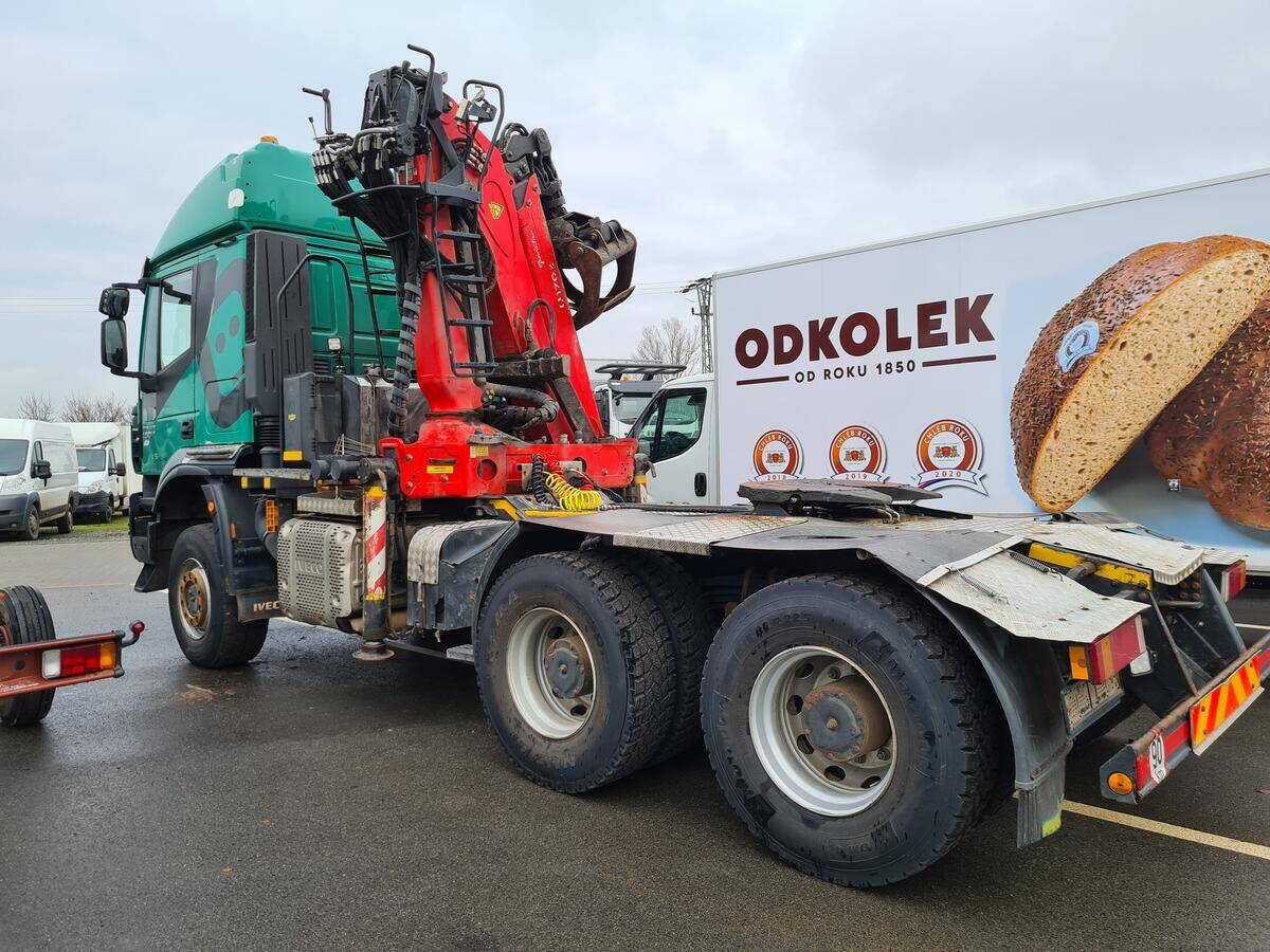 Iveco Trakker AT380TW 6x6 tahač s HR