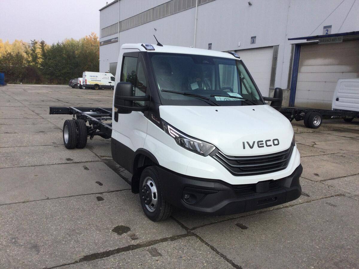 Iveco Daily 50C18HA8 do 3,5t, automat Podvozek s kabinou