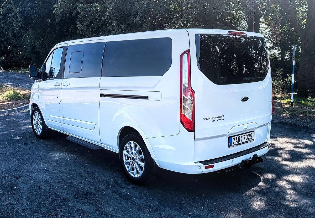 Ford Tourneo Custom L2 Ti Titanium 8míst