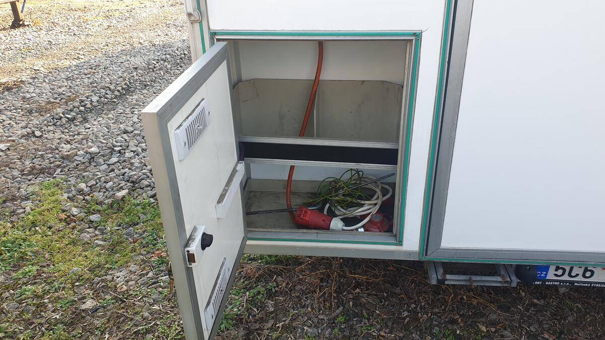 Ostatni model ostatni FORT AGP4500 pojízdná prodejna