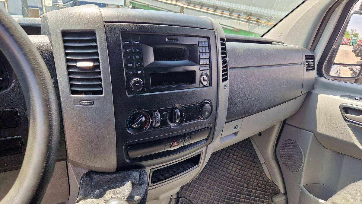 Mercedes-Benz Sprinter 906BB35