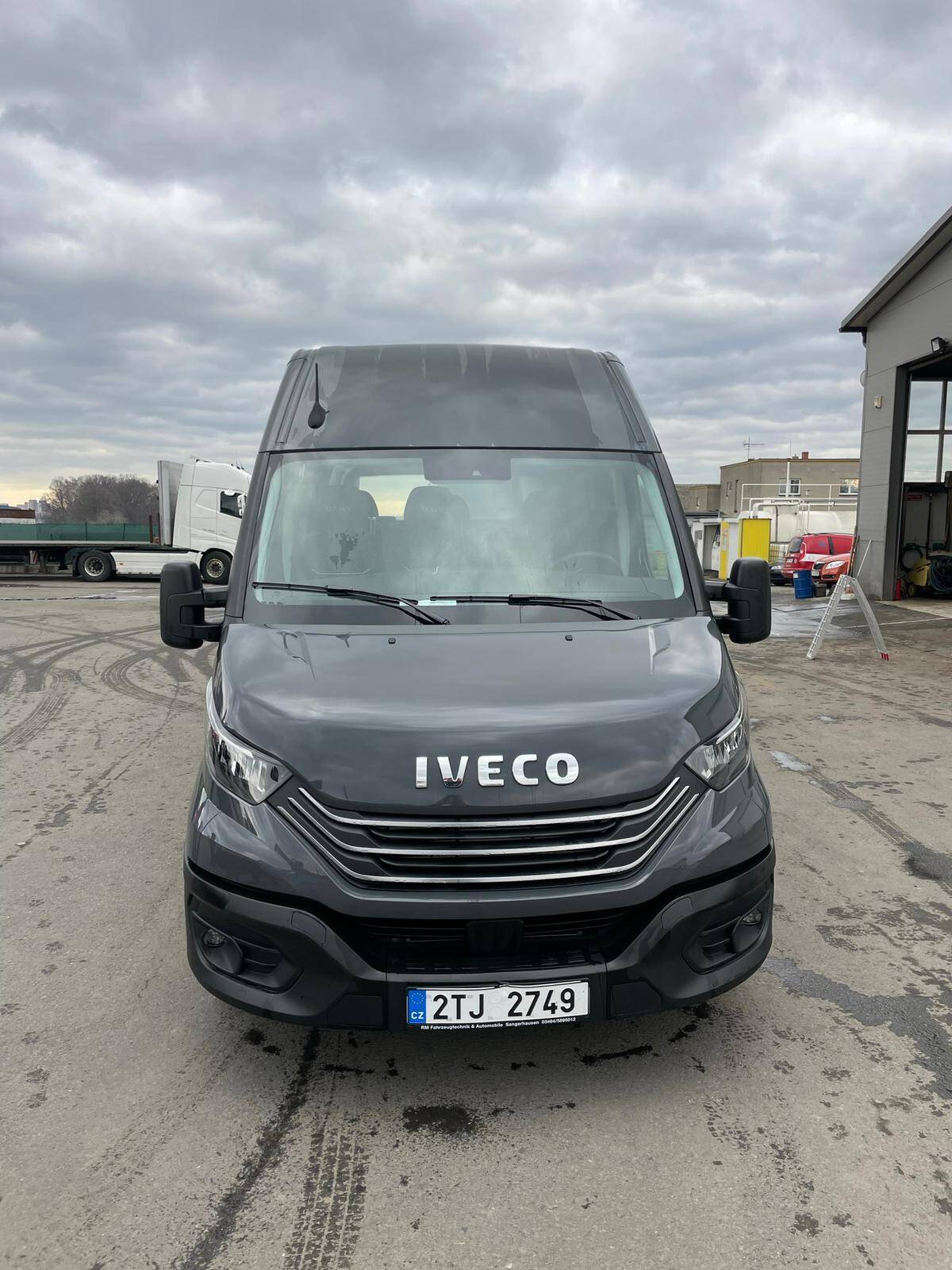 Iveco Daily 35S18HA8 V -maxi, klima, 6míst