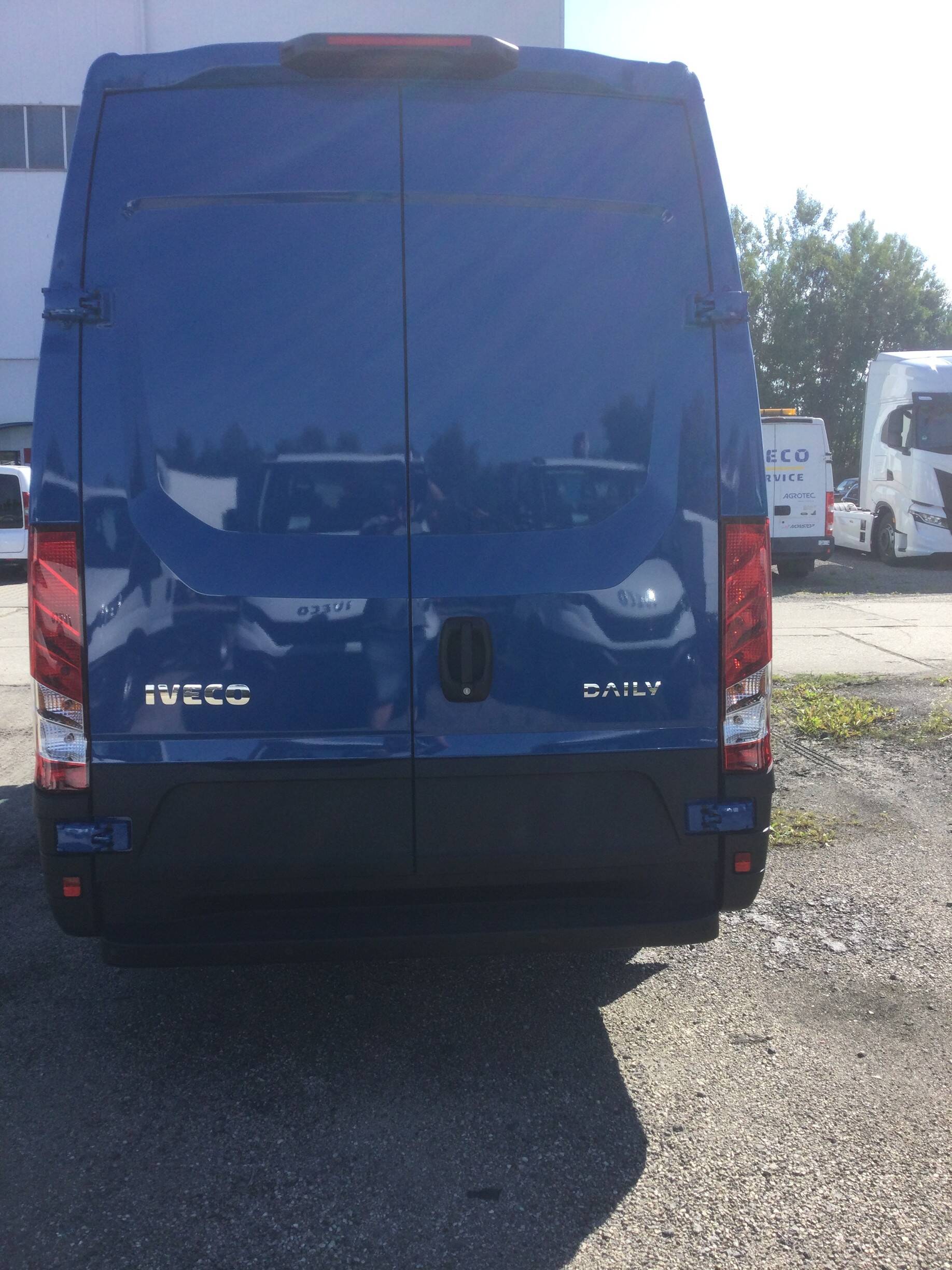 Iveco Daily 35S18 klima, automat, 12m3