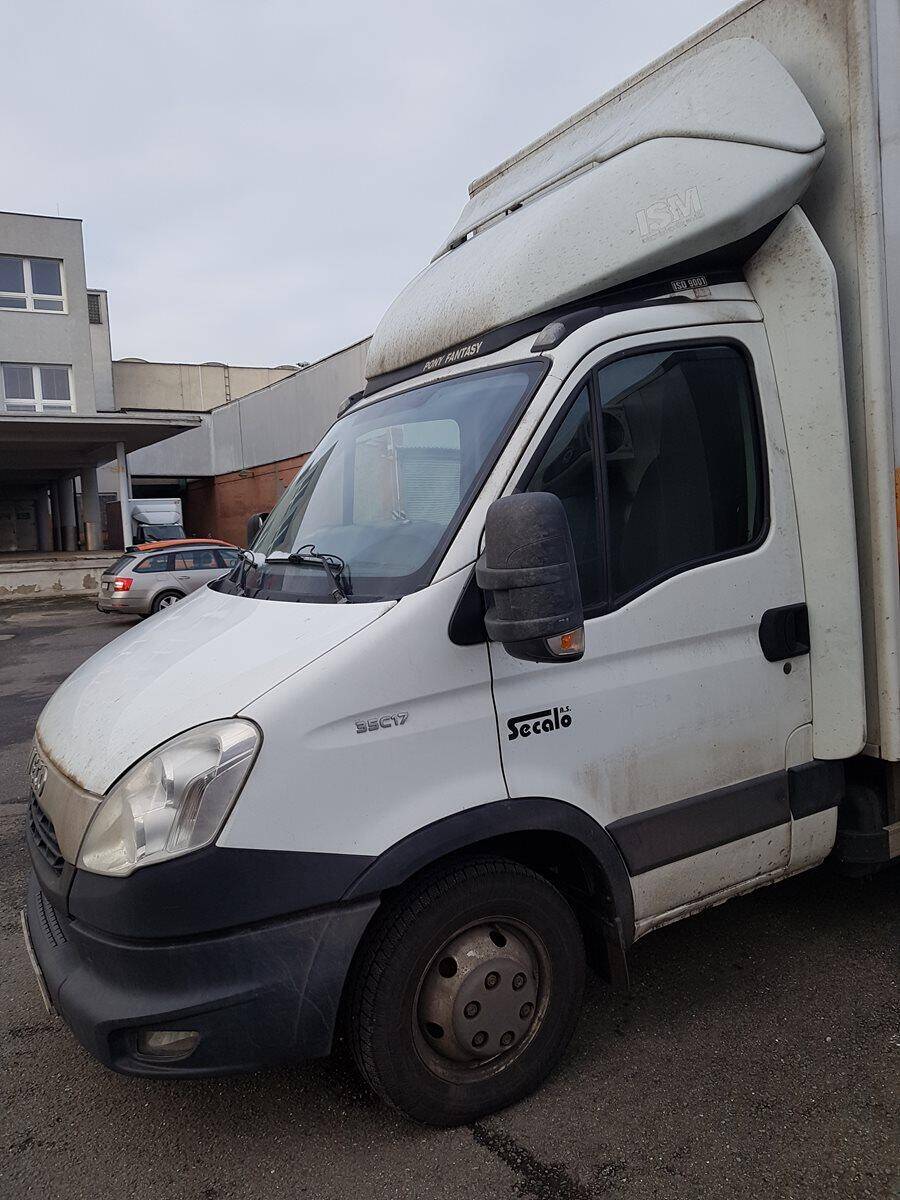 Iveco Daily 35C17 skříň, klima