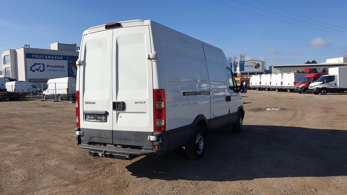 Iveco Daily 35S15V-12m3+ tažné na 3,5t/REZ