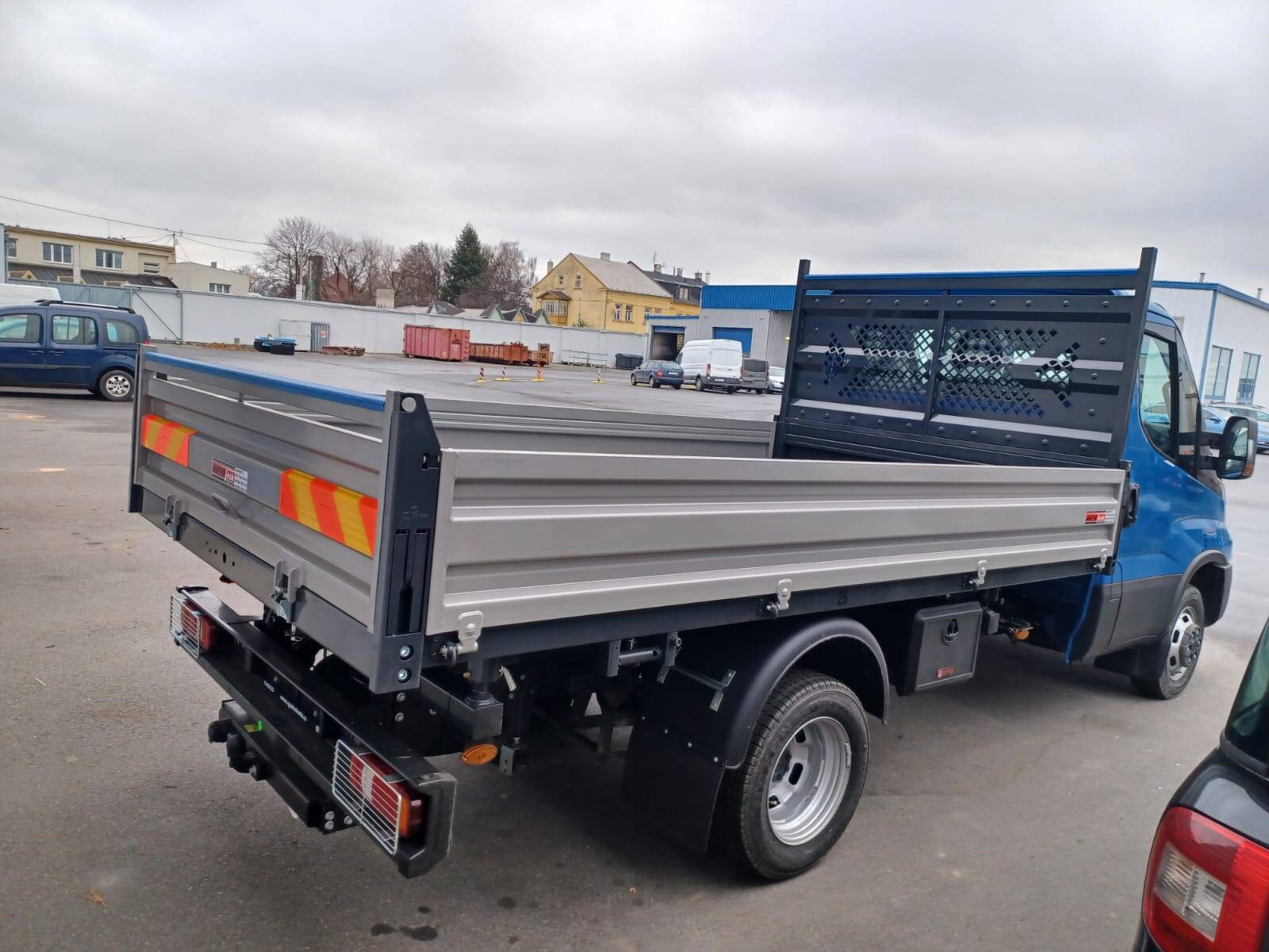 Iveco Daily 50C18 do 3,5t sklopka,