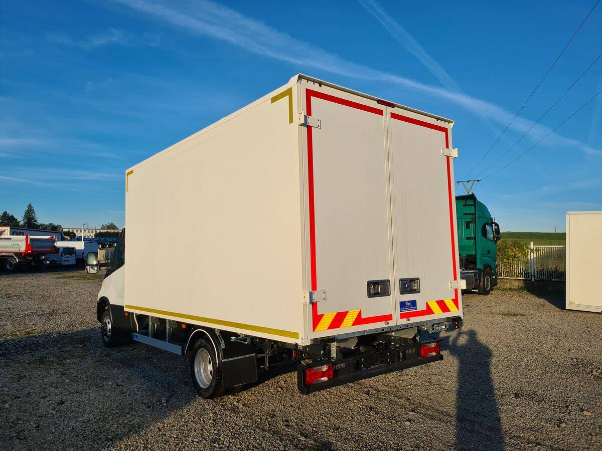 Iveco Daily  50C18 skříň 8pal do 3,5t!!