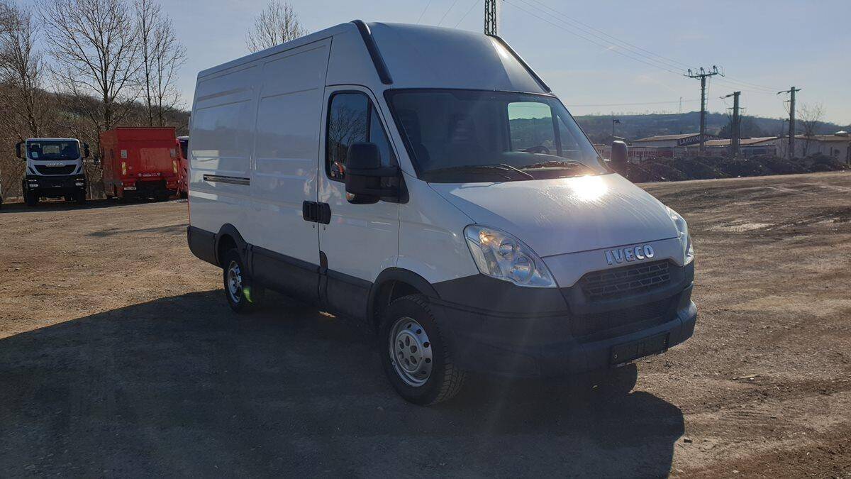 Iveco Daily 35S15V-12m3+ tažné na 3,5t/REZ