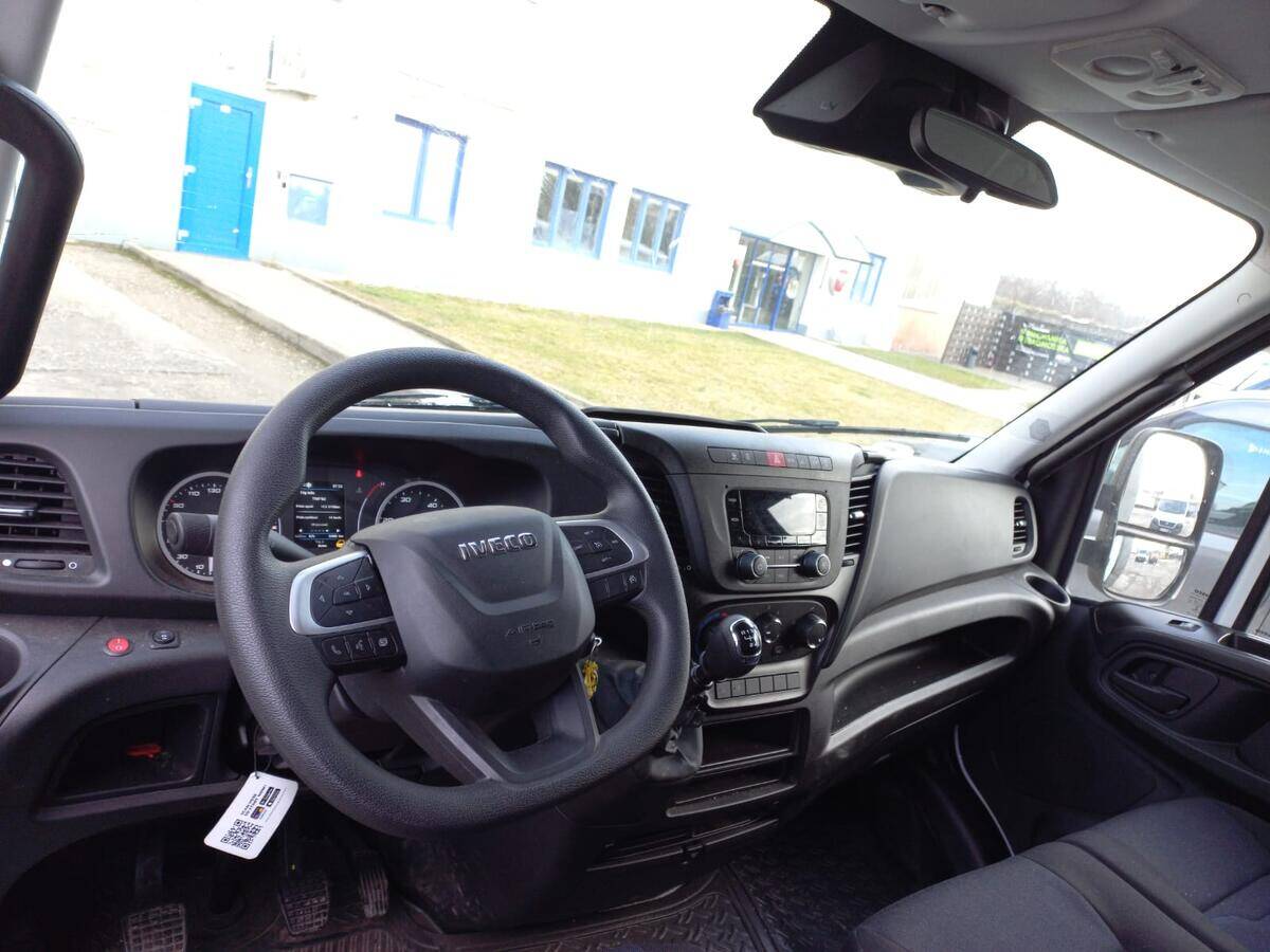 Iveco Daily 50C18 do 3,5t, plachta