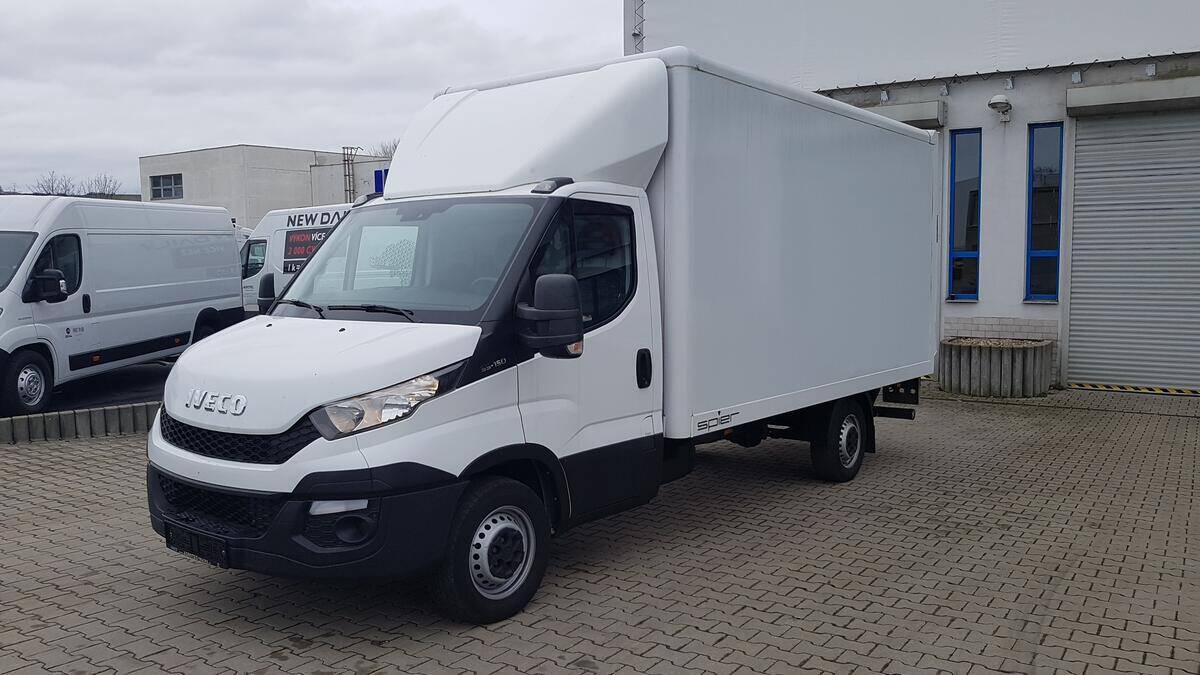 Iveco Daily 35S15- skříň + HČ rezervace