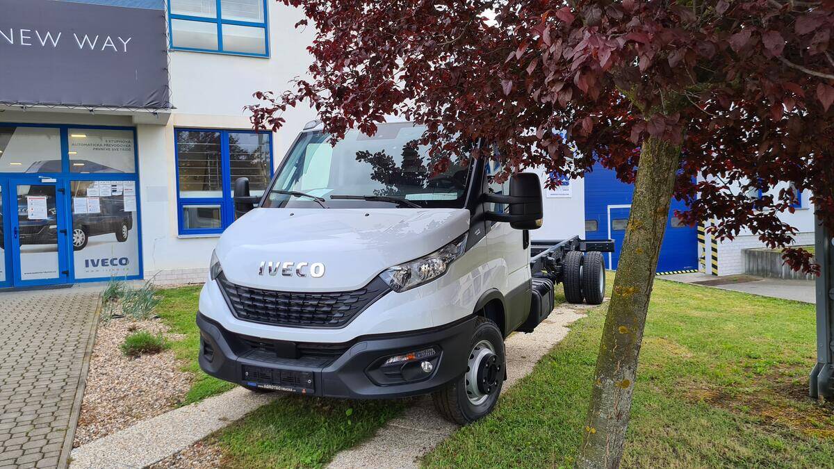 Iveco Daily 70C18 podvozek, skladem Podvozek s kabinou