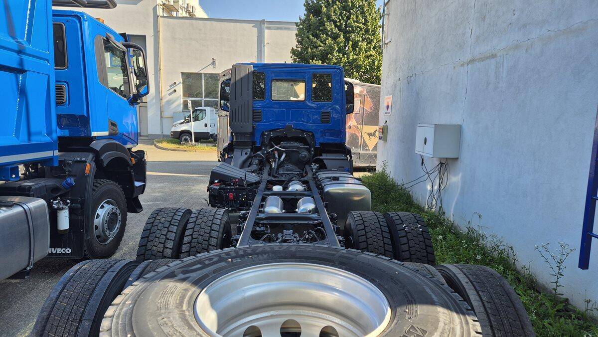 product-gallery-image