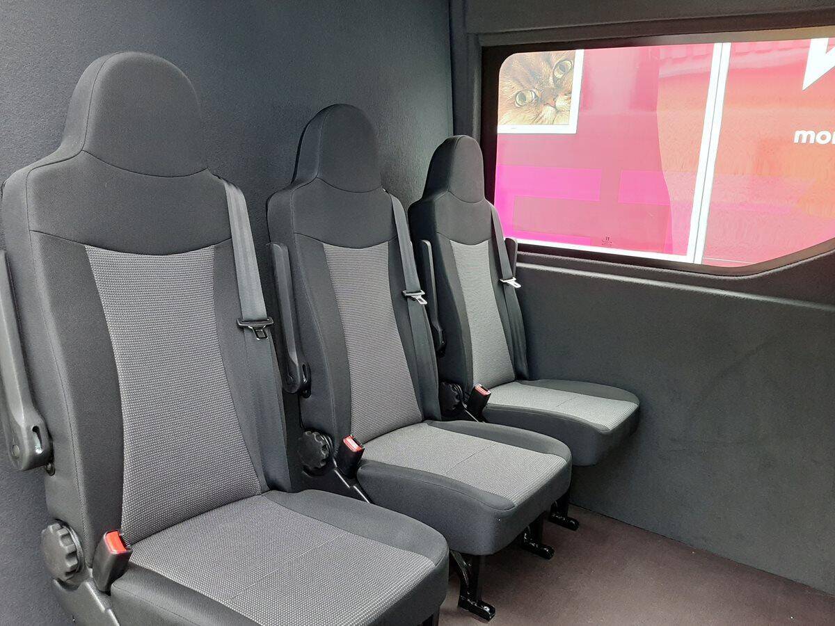 Iveco Daily  35S16 16m3 6míst