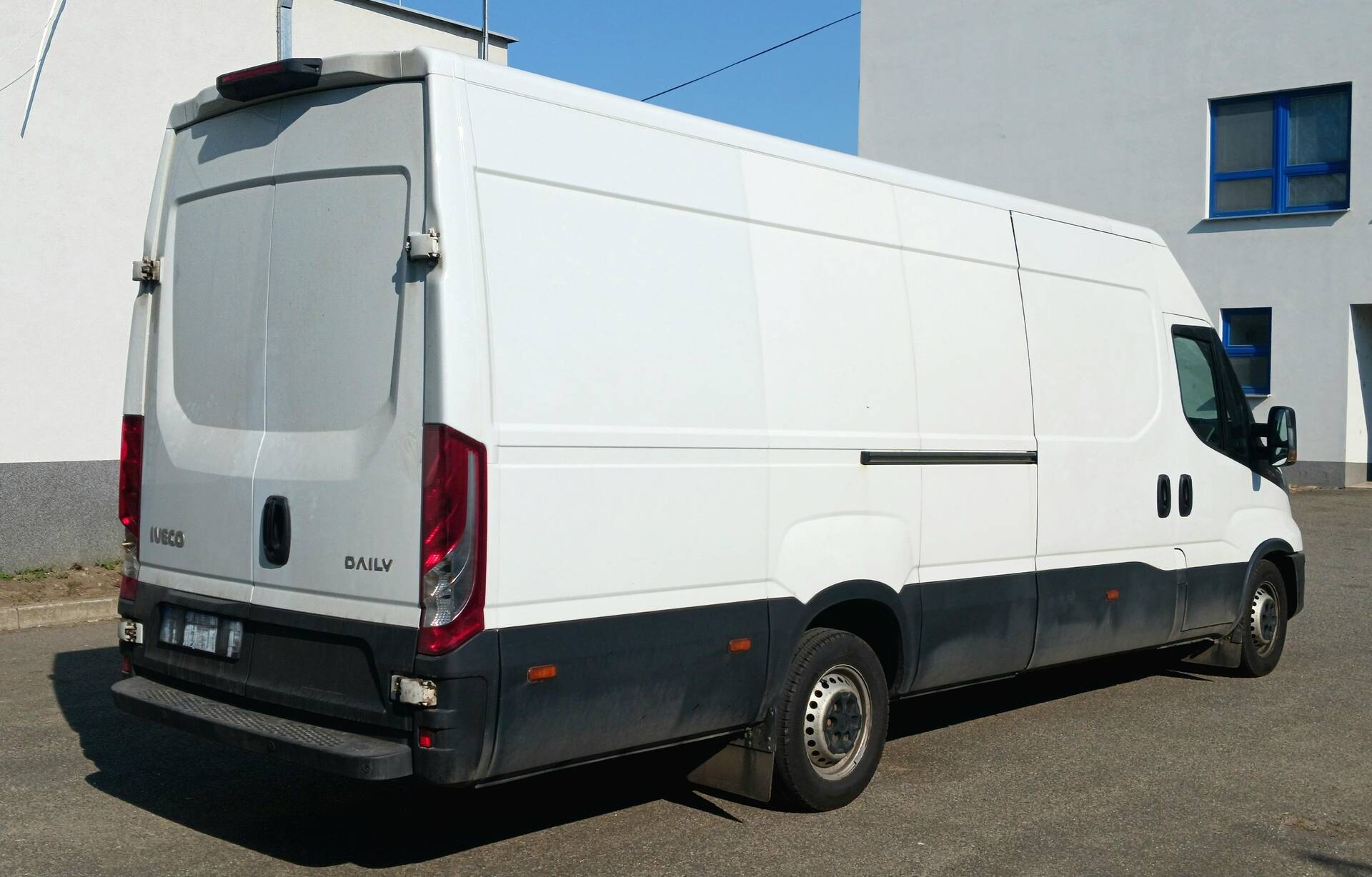Iveco Daily 35S18H Van 4x2, klima