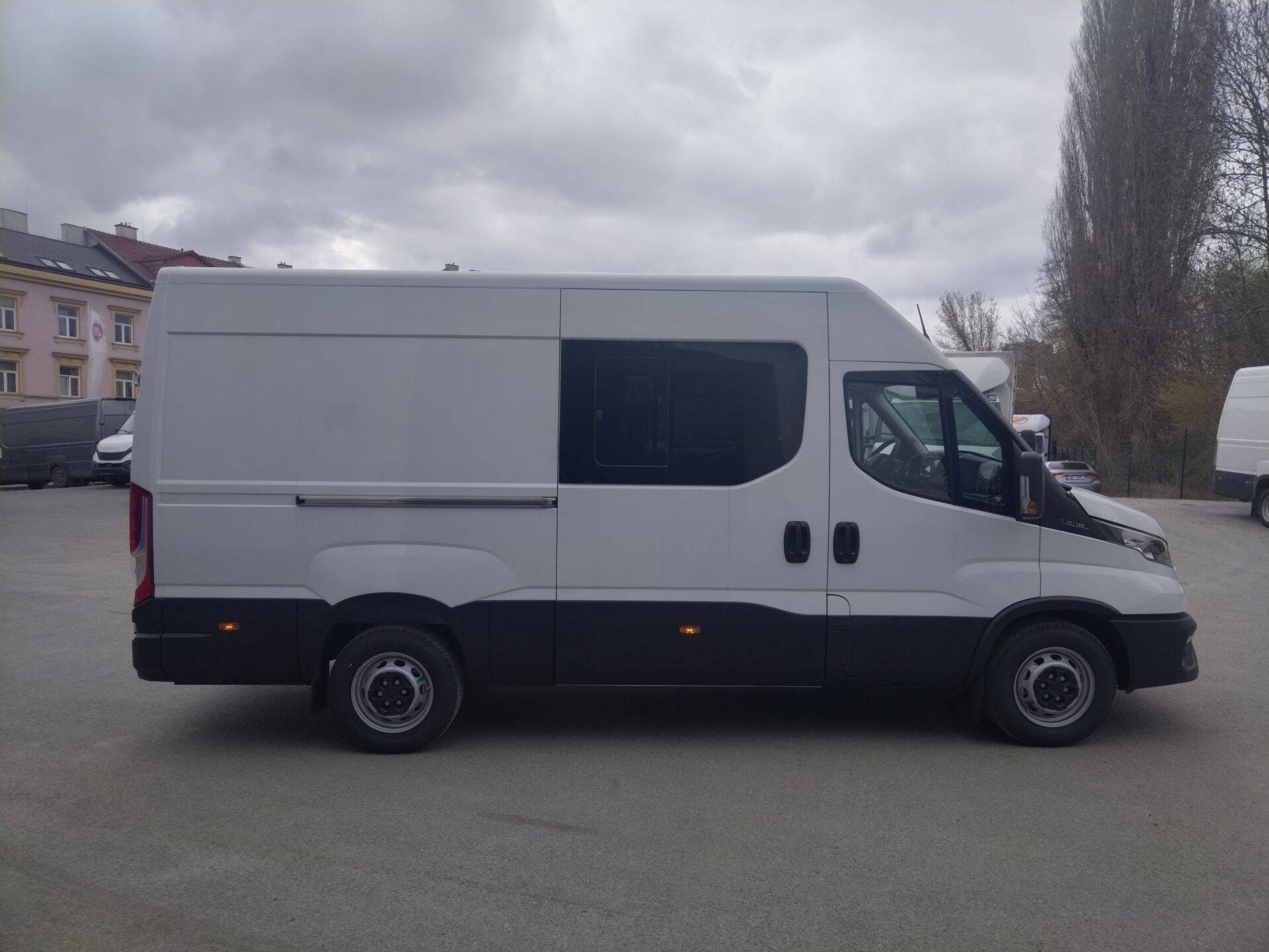 Iveco Daily 35S14 klima, 6 MÍST!