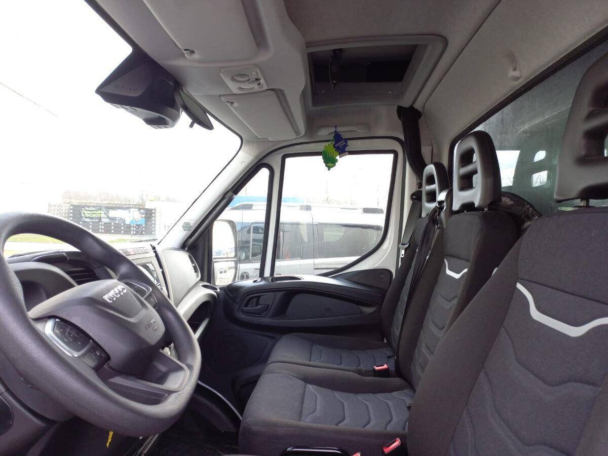 Iveco Daily 50C18 do 3,5t, plachta