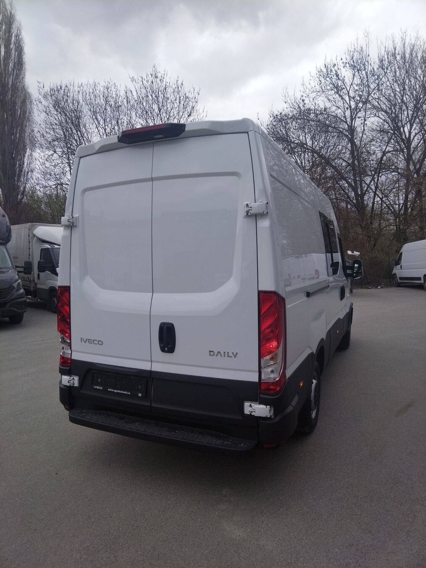 Iveco Daily 35S14 klima, 6 MÍST!