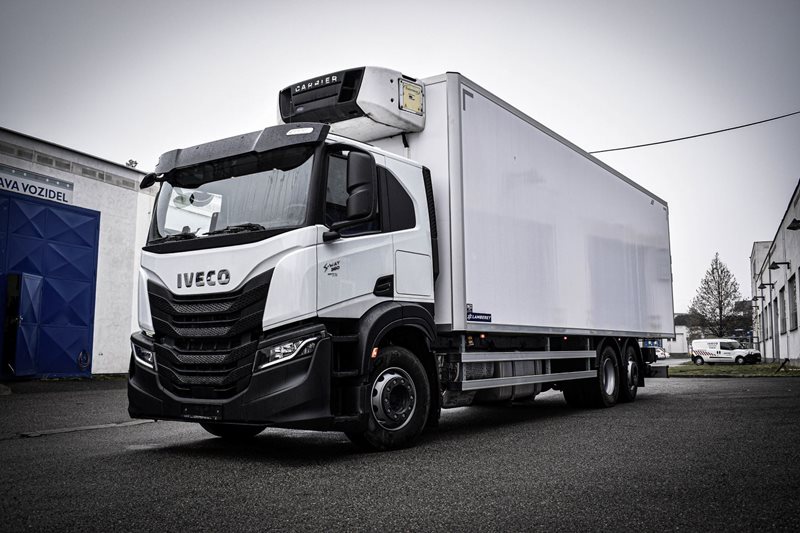 Iveco-S-WAY-Lamberet-3-(1).jpg