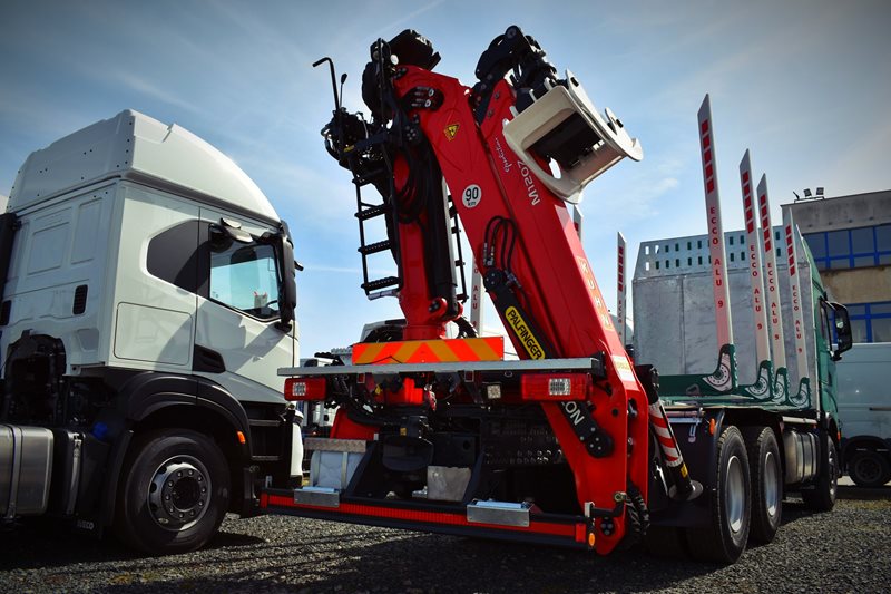 Iveco-X-WAY-jerab-ruka-1.jpg Iveco-X-WAY-jerab-ruka-1.jpg